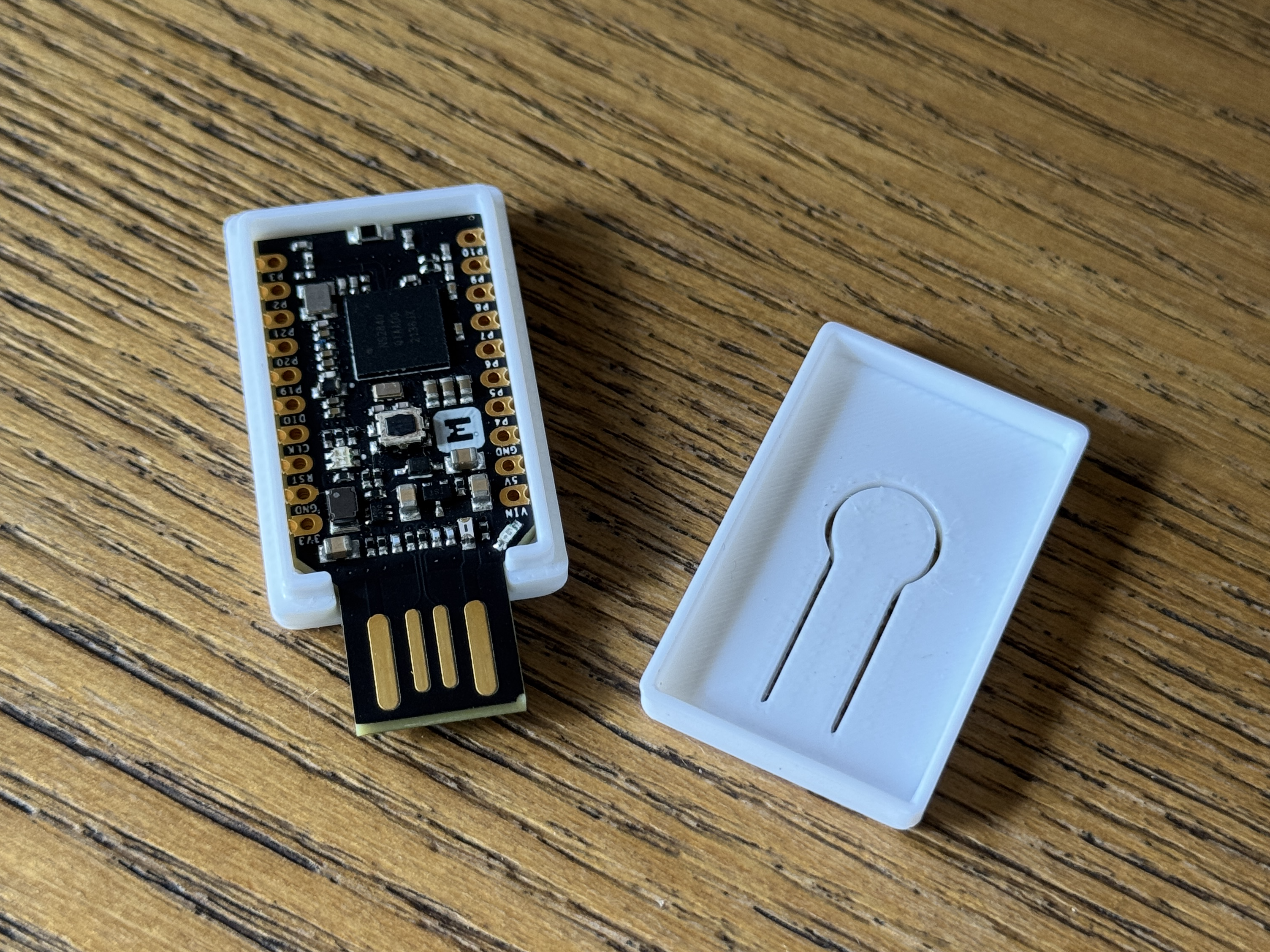 nRF52840 MDK USB Dongle